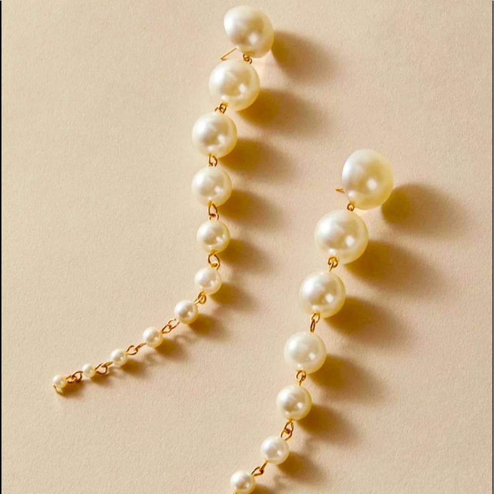 Costume long pearl earrings